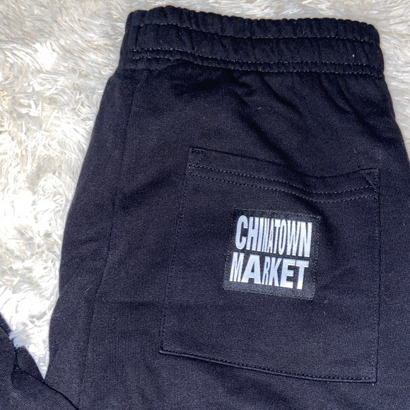 Chinatown Market size medium black basketball joggers Cherry 🍒 🏀 - Picture 4 of 6